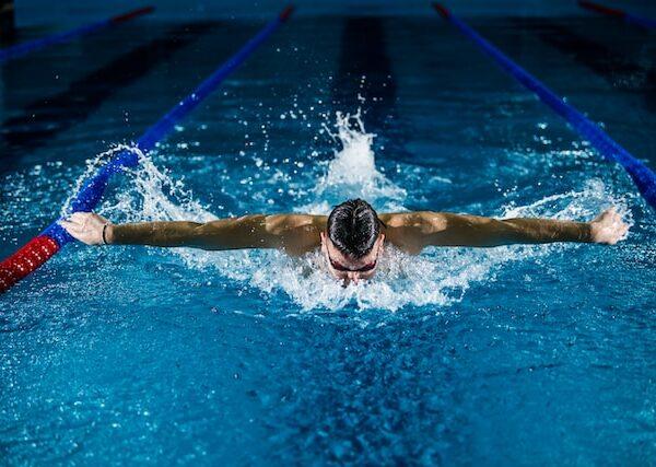 Cerchi uno Smartwatch per il nuoto? Ecco i migliori