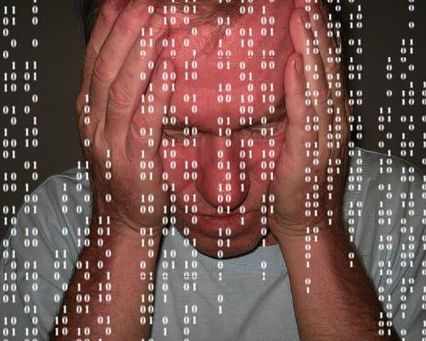 e-mail violata hackerata compromessa