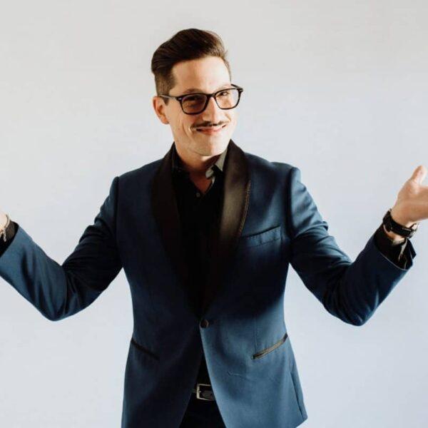 Alessandro Cucinotta: Barbie è una Pupa senza tempo