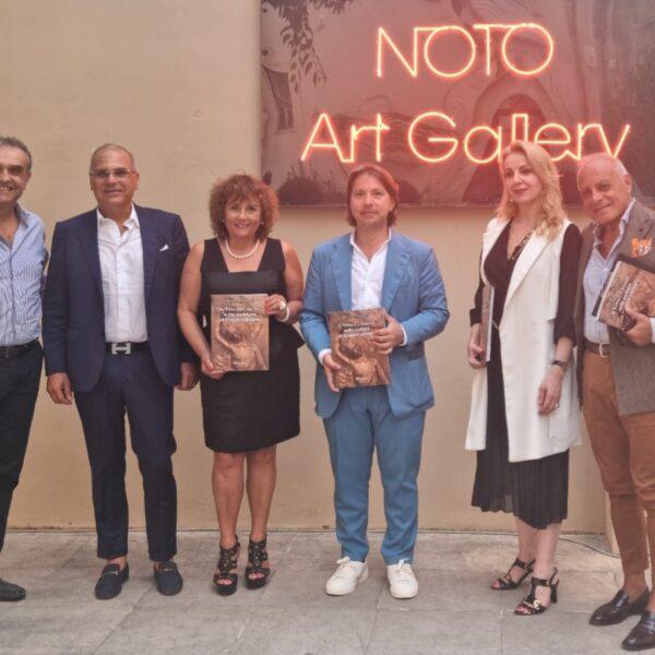 Maria Pia Cappello presenta a Noto “Il Volto e L’Anima nelle sculture di Ernesto Lamagna”