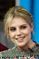 Lucy Boynton
Paula