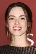 Alex Essoe Julia