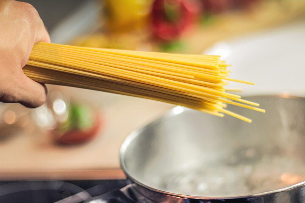 spaghetti piatto cucina triglie