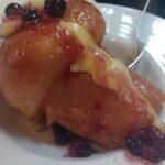 Babà con crema frutti bosco