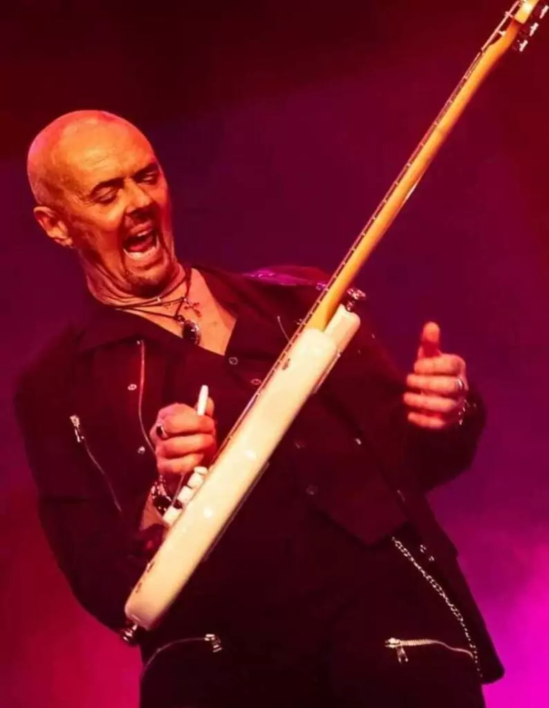 Daniele Ivaldi chitarrista(Discografico Sergio Bardotti)