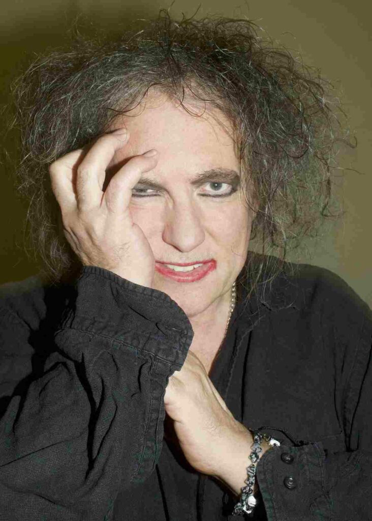 The cure nuovo singolo nuovo album prodotto da robert smith uscita 1 novembre