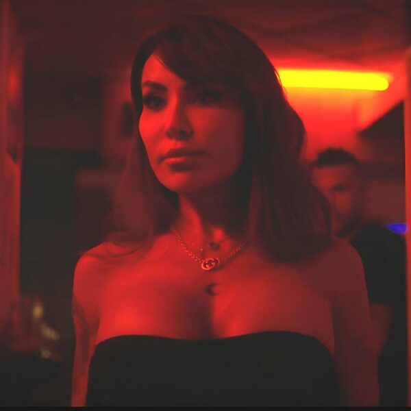 “Verità Nuda: La Storia della Rinascita di Benny Green, Ex Pornostar e Artista Poliedrica, Arriva su Prime Video