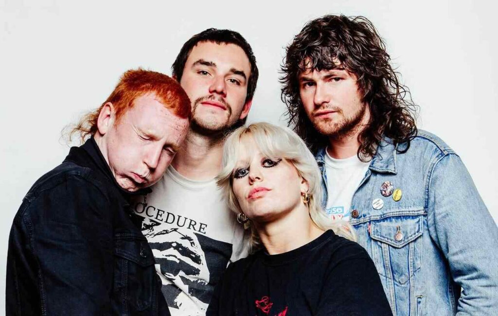 Amyl and The Sniffers