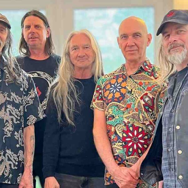 TORNANO GLI HAWKWIND CON THERE IS NO SPACE FOR US
