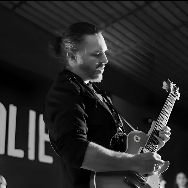 Raffaello Indri: Ascesa di un Virtuoso, Dal Successo Globale a ‘Virtus Absentiae’ – L’Anticipazione di ‘Royal Wizard’