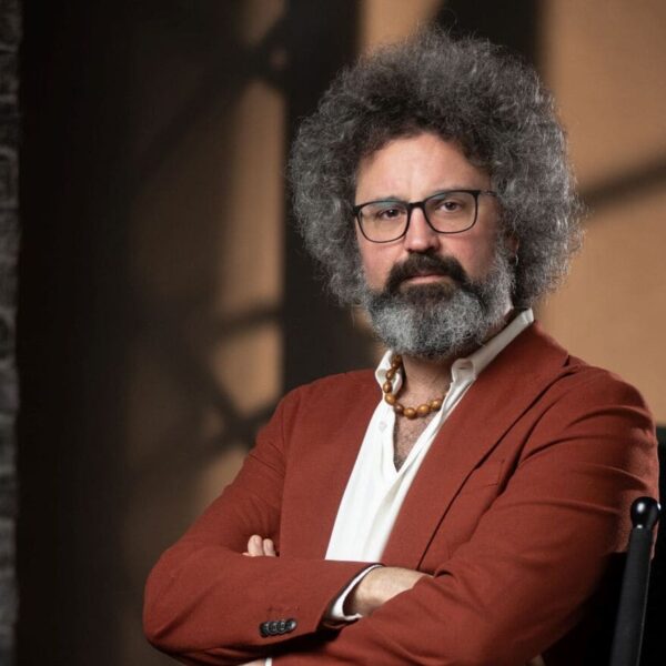 Simone Cristicchi: a Sanremo si aggiudica il Premio della Sala Stampa “Lucio Dalla”