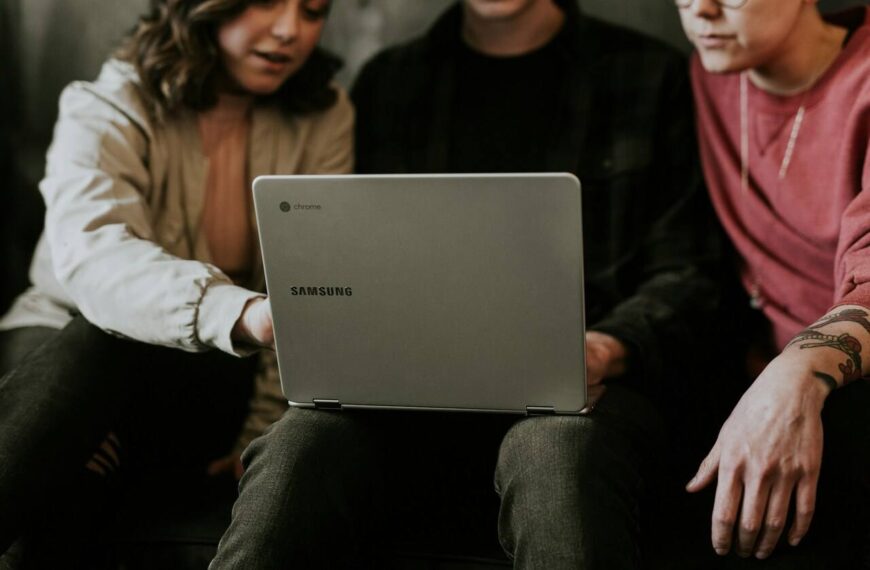 Samsung Galaxy Chromebook Go