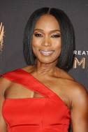 Angela Bassett
Evelyn Mitchell