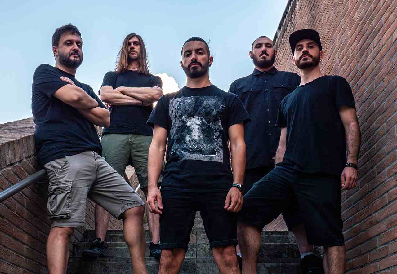 Invisible Threads: L’Esplosivo Nuovo Album degli Across the Swarm, Band Death Metal…