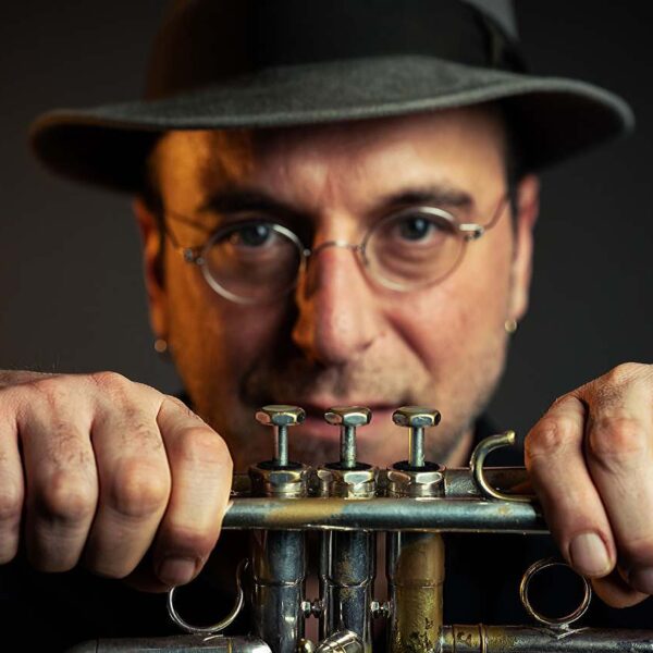 Cerone e il nuovo album “NCOPP A ‘STA TERRA”: un omaggio in musica a Napoli tra jazz, soul e black music