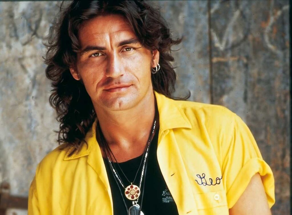 LUCIANO LIGABUE: 30 ANNI DI “BUON COMPLEANNO ELVIS” – UNA CELEBRAZIONE ROCK!