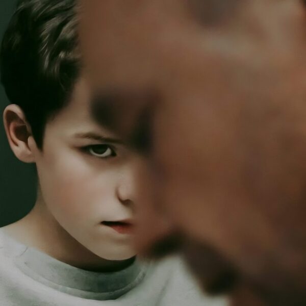 “Adolescence” su Netflix: il thriller psicologico ispirato a eventi reali che scuote e fa riflettere