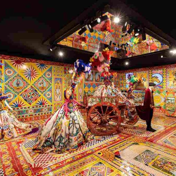 Dal Cuore alle Mani: Dolce&Gabbana – A Roma un Viaggio Immersivo nella Moda e nell’Arte Italiana