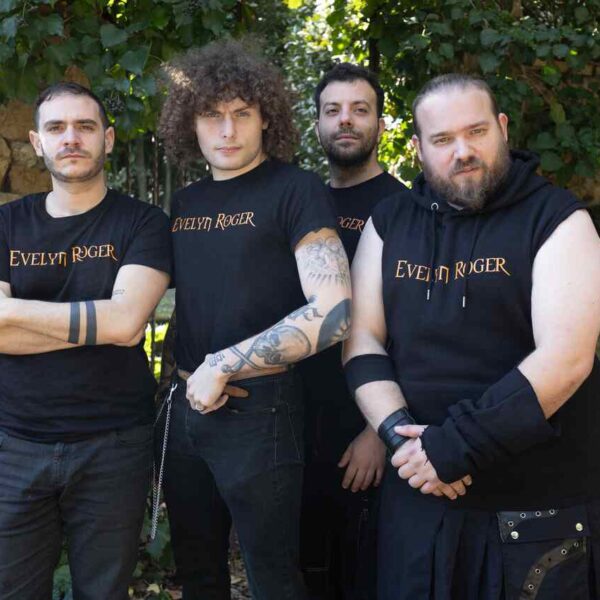 Gli Evelyn Roger debuttano con “Pistole tra i peluche”: tra pirati, potenza metal e riflessioni moderne