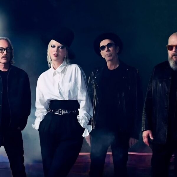 GARBAGE ANNUNCIANO IL NUOVO ALBUM “LET ALL THAT WE IMAGINE BE THE LIGHT” IN USCITA IL 30 MAGGIO 2025