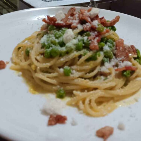 Carbonara di piselli: una fantasiosa variante della classica carbonara