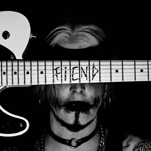 John 5: il chitarrista dei Mötley Crüe lancia il nuovo singolo “Fiend” e annuncia il prossimo cd solista “Ghost”
