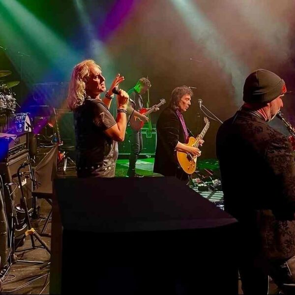 Steve Hackett annuncia l’uscita di “The Lamb Stands Up Live At The Royal Albert Hall”