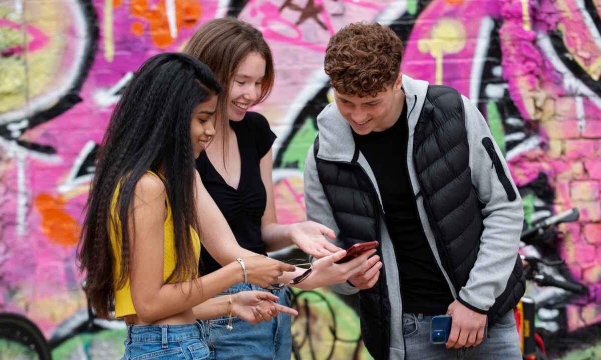Instagram controllo età minori