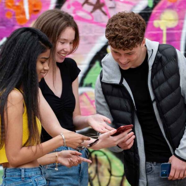 Instagram cambia le regole: ecco come l’Intelligenza Artificiale proteggerà i minori online