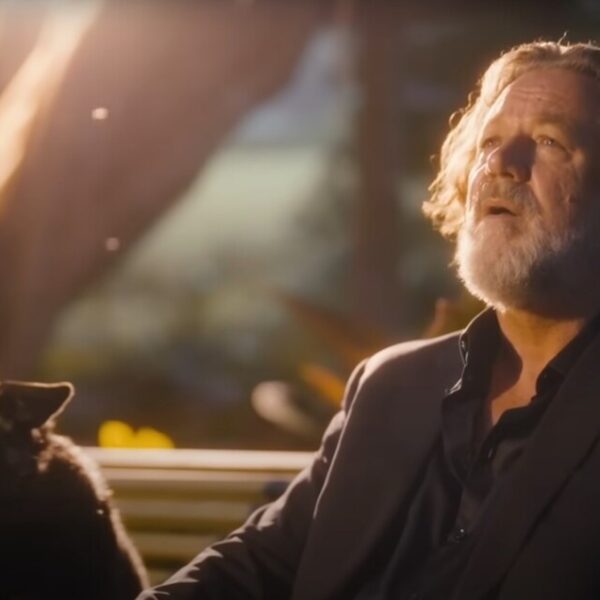 Russell Crowe dirige e canta con Zucchero: online il videoclip di “Just Breathe”