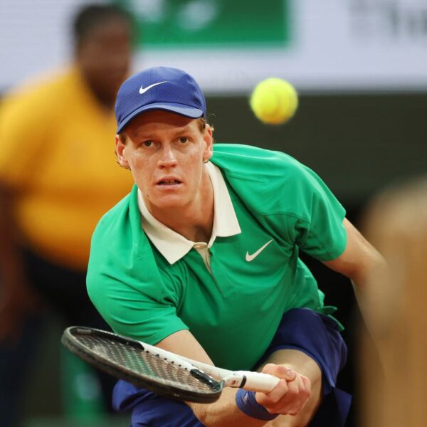 SINNER-ALCARAZ LIVE IN CHIARO SU NOVE: la finale del Roland Garros è imperdibile