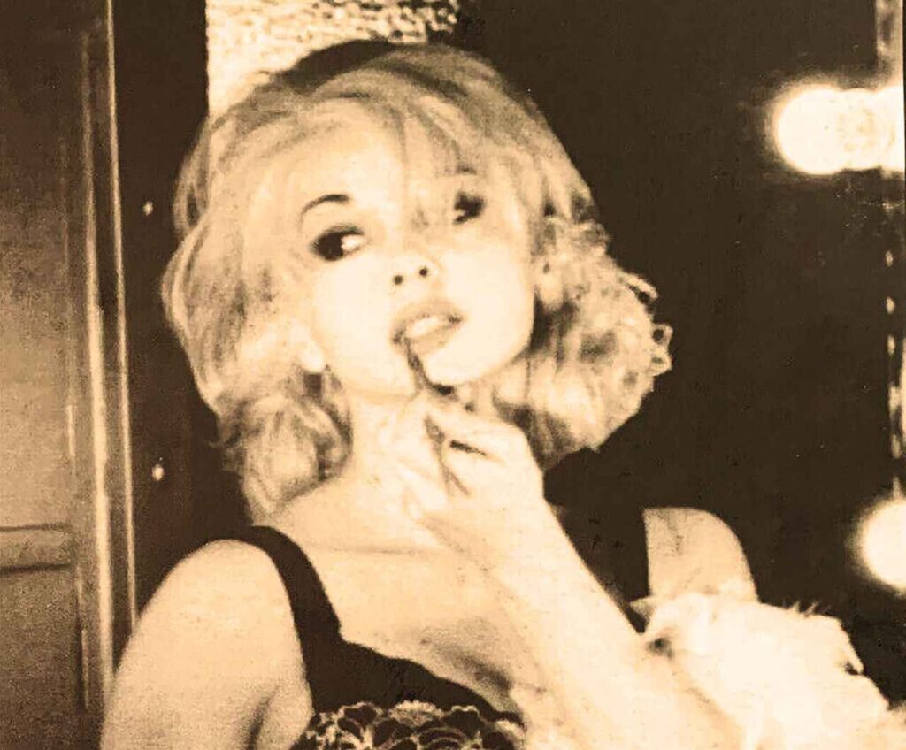 Lady Gee Shake Love