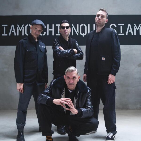 “Fumo”: Il Nuovo Album dei Casino Royale Segna il Ritorno al Dub e all’Elettronica.