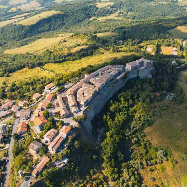 Trevinano Ri-Wind: Un Borgo Rinasce