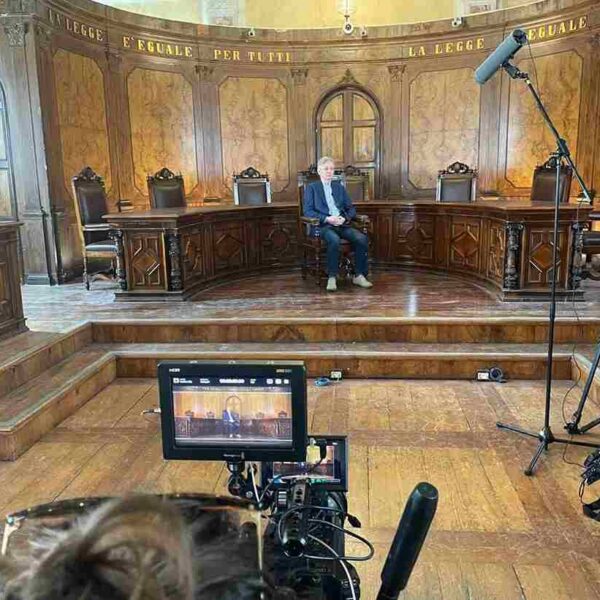Il regista Mario Chiavalin guiderà la tavola rotonda Dagli accordi di Yalta a Tangentopoli