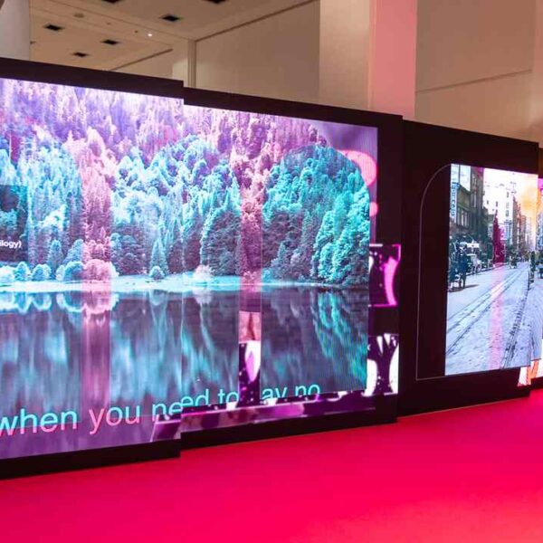 VDA Award 2025:  Corpi glitchati, visioni post-umane e futuri digitali in Italia Oggi