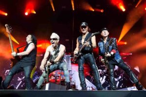SCORPIONS COMING HOME LIVE