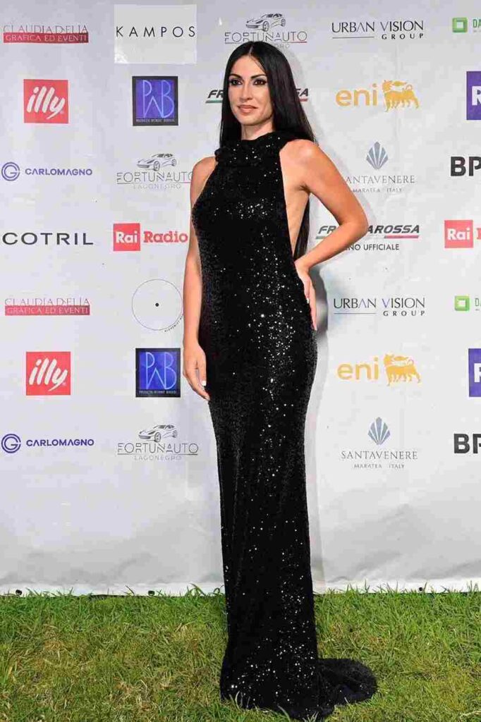 Valeria Altobelli Women Aid The Muses