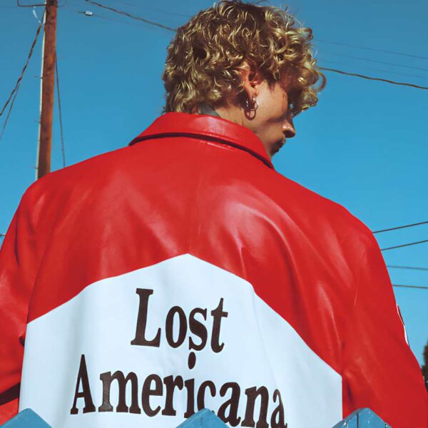 MGK torna con il nuovo album di MGK: “lost americana” un viaggio tra rock e emozioni
