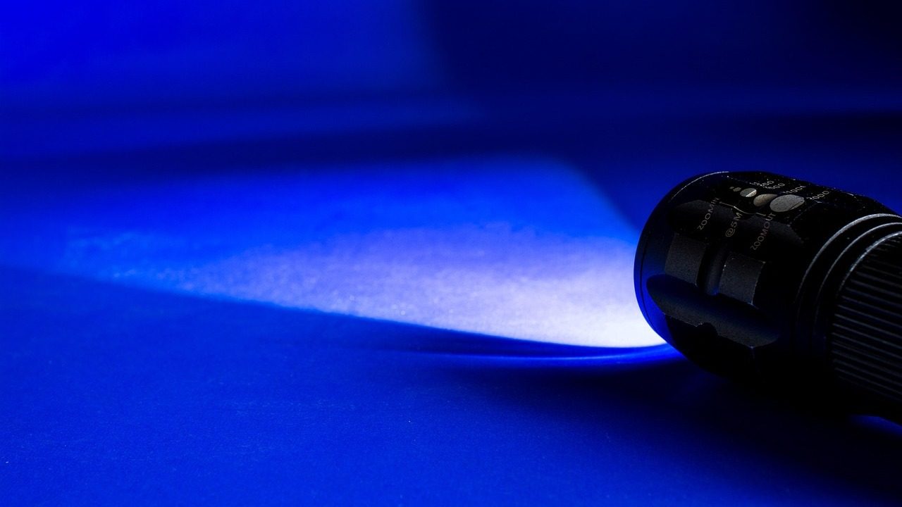 Tutti i modi per accendere la torcia sullo smartphone