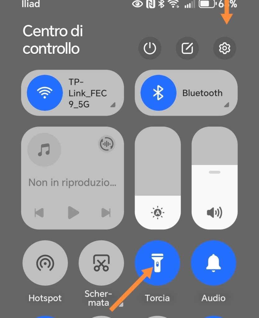 Trucchi per accendere la torcia Tutti i modi per accendere la torcia sullo smartphone