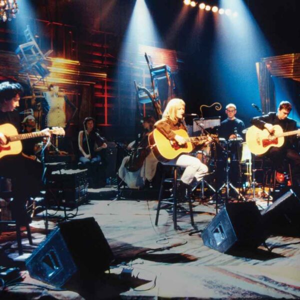 Dolores O’Riordan e il concerto che ha fatto la storia: esce finalmente MTV Unplugged The Cranberries