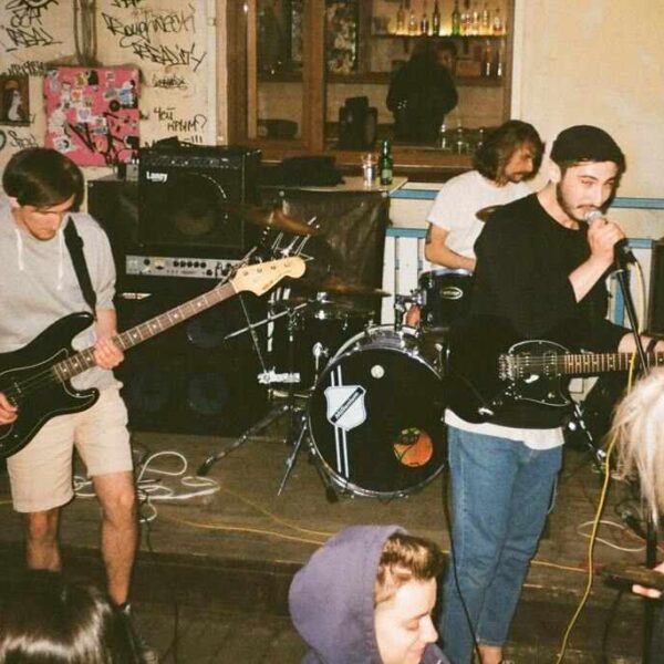 Manuale di Sopravvivenza per Band: L’arte di suonare insieme al 100%