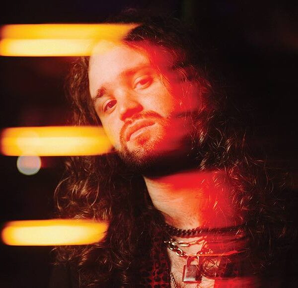 Dan Byrne: il rocker britannico annuncia il nuovo singolo Saviour e l’album This Is Where the Show Begins, in uscita il 22 maggio