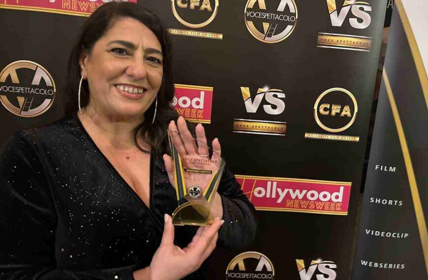 L’attrice Cinzia Clemente premiata per il cortometraggio Si vive solo tre volte