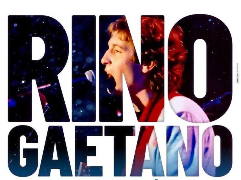 trama Rino Gaetano – Sempre più blu