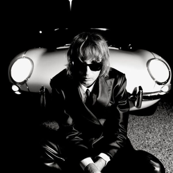 Thomas Raggi: si intitola “Masquerade” il primo album solista del chitarrista dei Maneskin, prodotto da Tom Morello