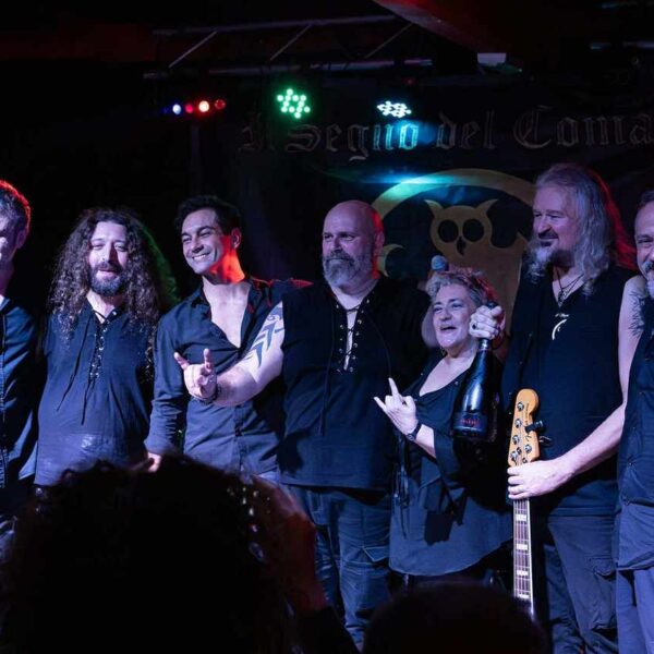 Lady Prog Nights 2025-2026: Il Segno Del Comando – 30 Anni di Oscura Meraviglia Celebrati all’Angelo Azzurro di Genova