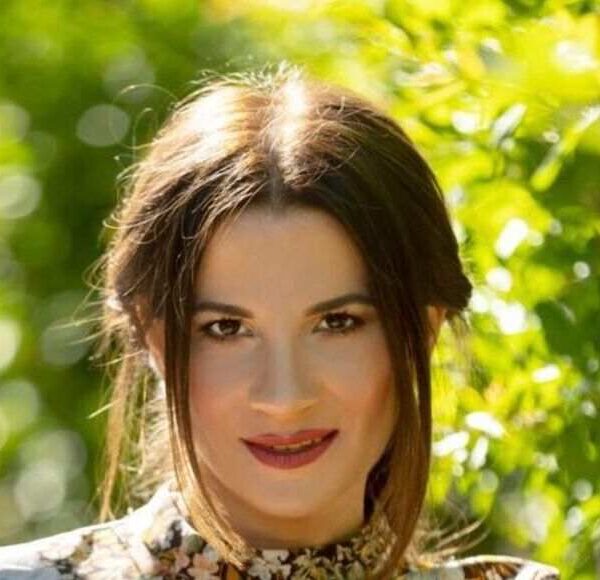 NAPOLI CELEBRA TALENTO, MUSICA E SOLIDARIETÀ: AL TEATRO SANNAZARO TORNA “L’ARCOBALENO NAPOLETANO”