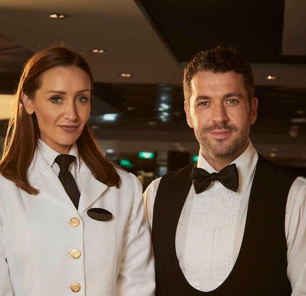 CROCIERA CON DELITTO: un detective in smoking, omicidi in alto mare e la Sicilia nel mirino